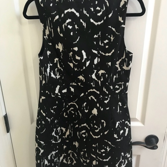 The Limited Black and White Lined Dress Size 10 - Picture 3 of 6